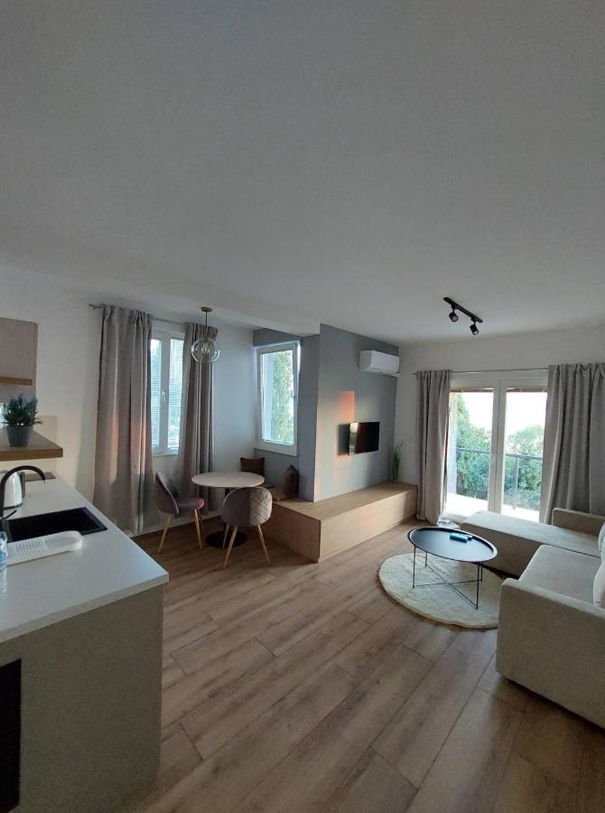Nautica Apartments&Studios Pestani Luaran gambar